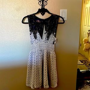 Very cute summer dress with thin lining. Free People